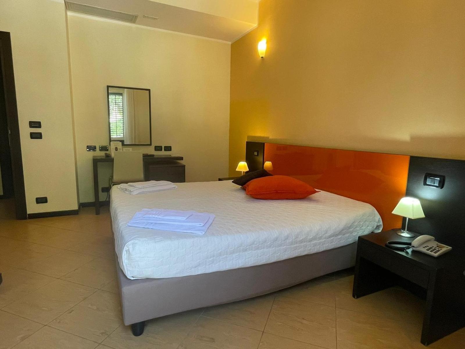 Cerri Hotel ตราปานี ภายนอก รูปภาพ