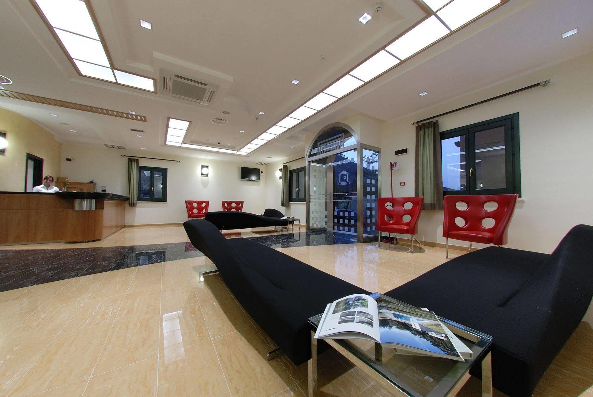 Cerri Hotel ตราปานี ภายนอก รูปภาพ