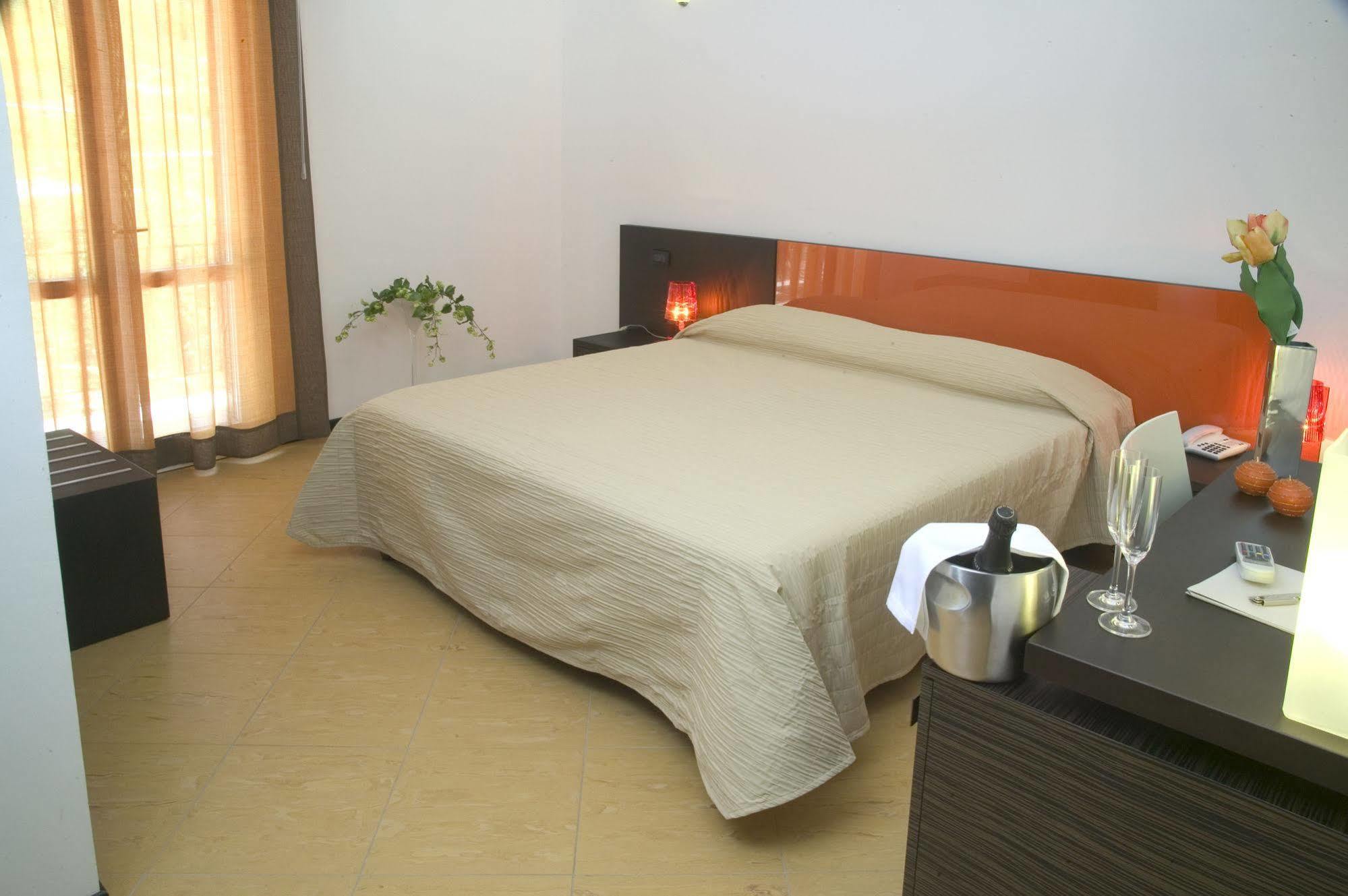 Cerri Hotel ตราปานี ภายนอก รูปภาพ