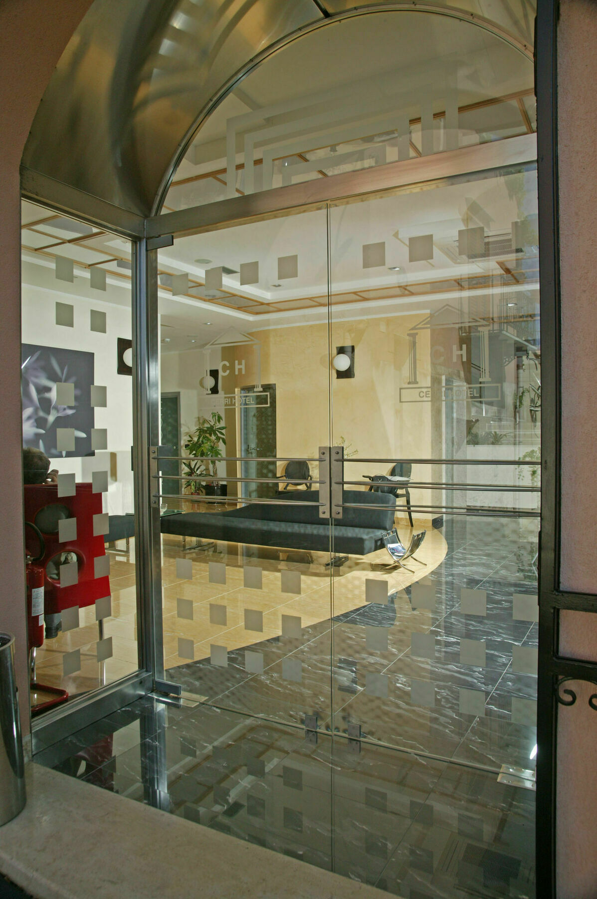 Cerri Hotel ตราปานี ภายนอก รูปภาพ